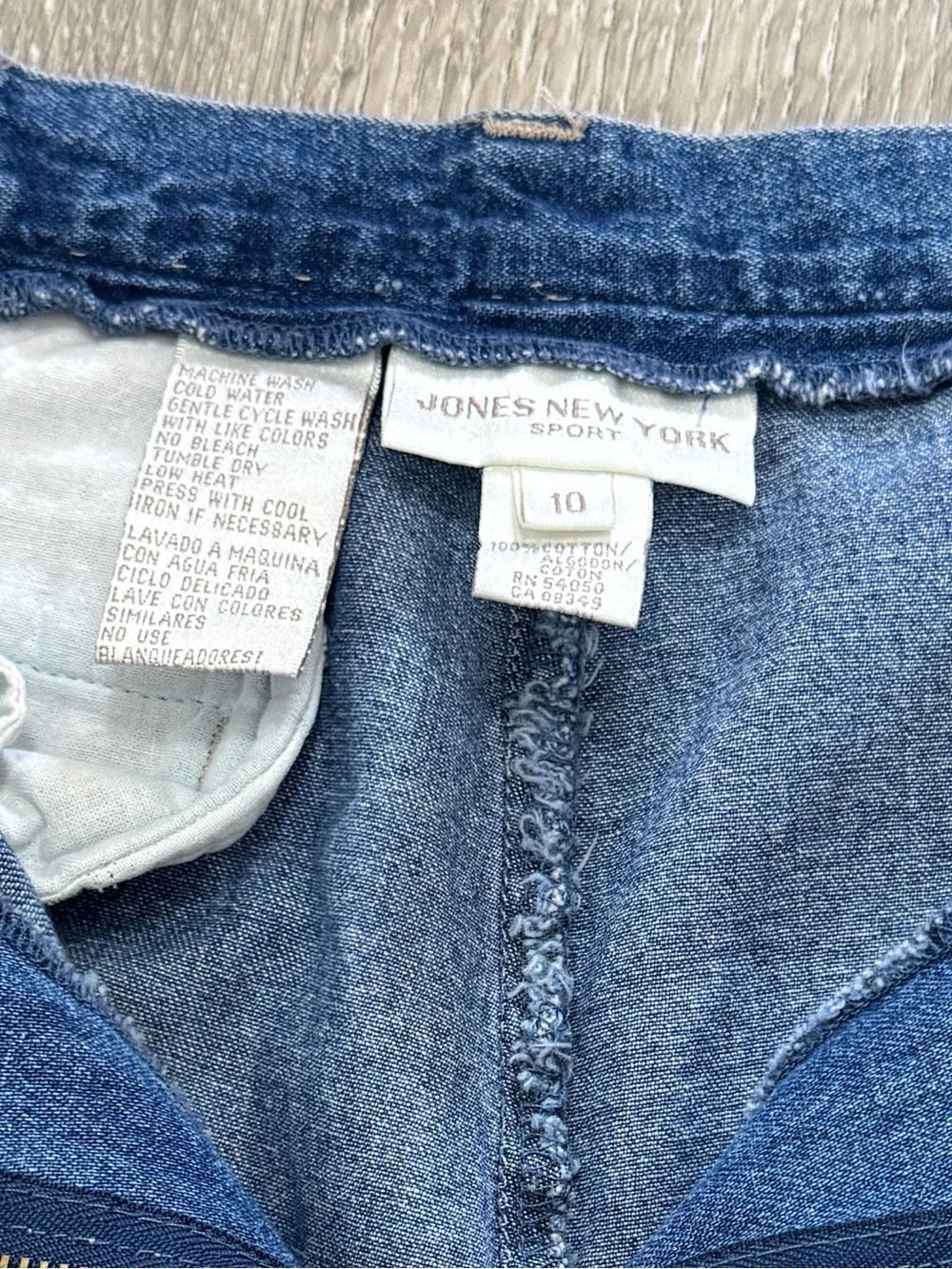 Denim Button-Front Mini Shorts - Blue - Picture 5 of 10